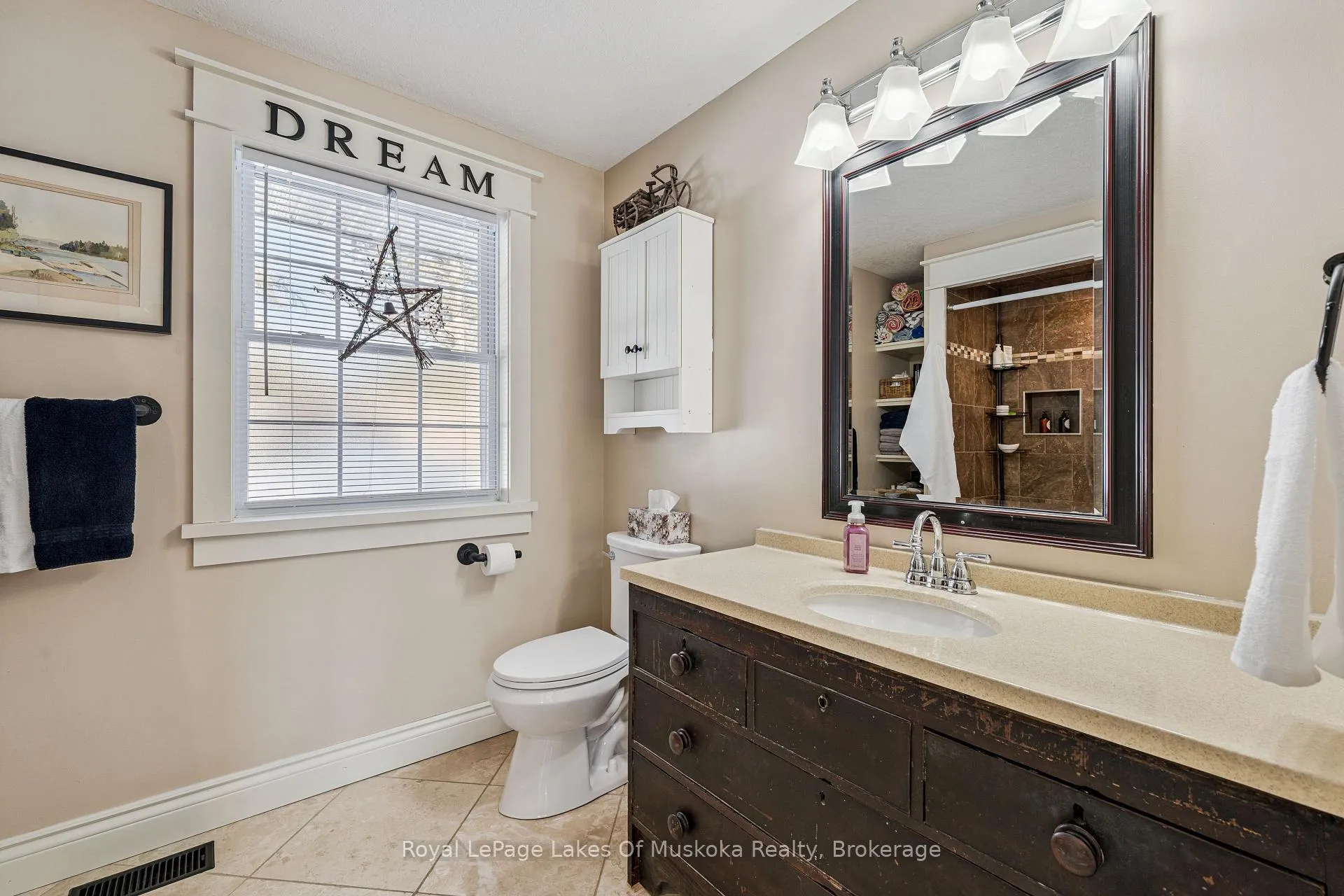 Photo 20 of 293 Hiram Street, Bracebridge, Macaulay — HOMEH