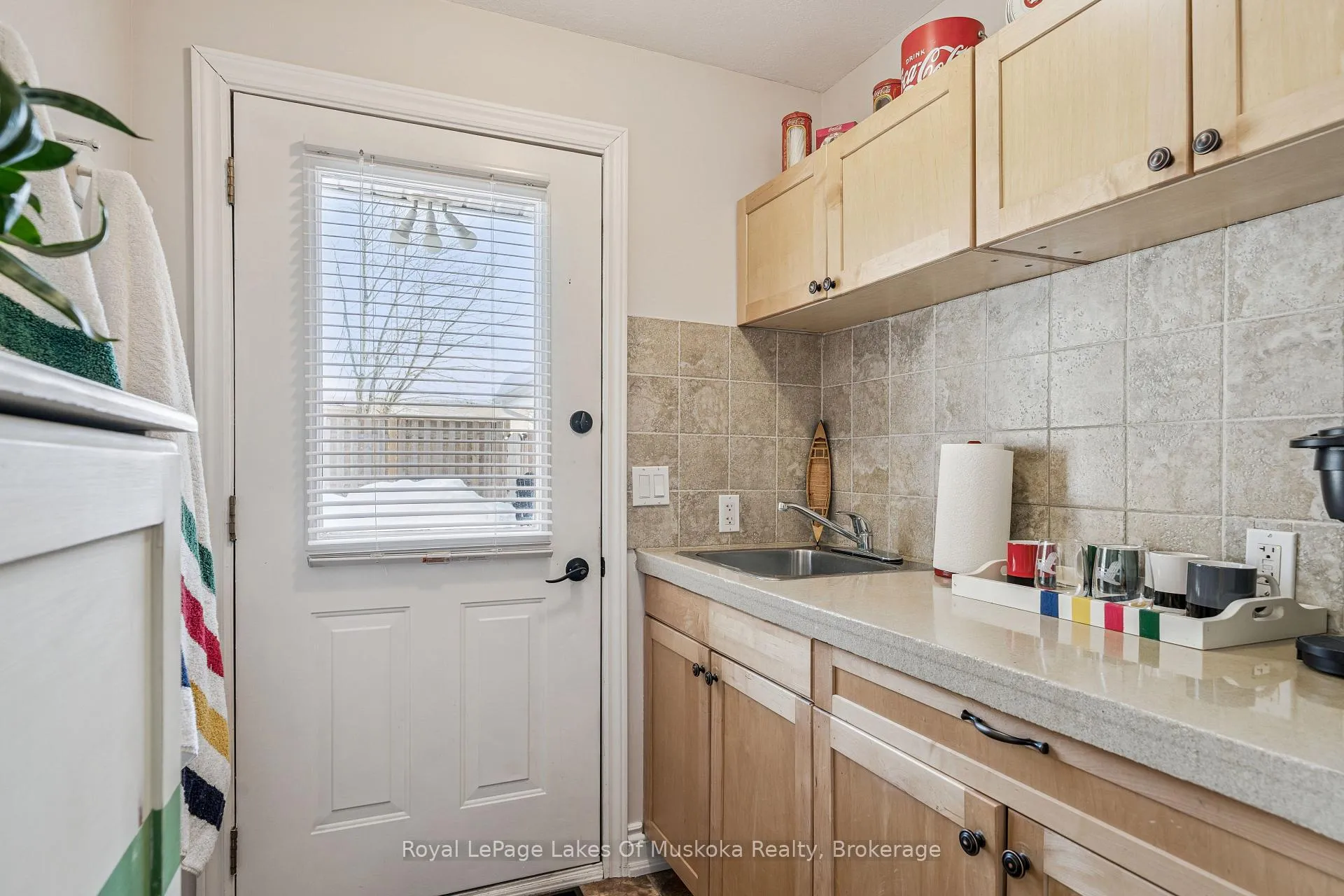 Photo 25 of 293 Hiram Street, Bracebridge, Macaulay — HOMEH