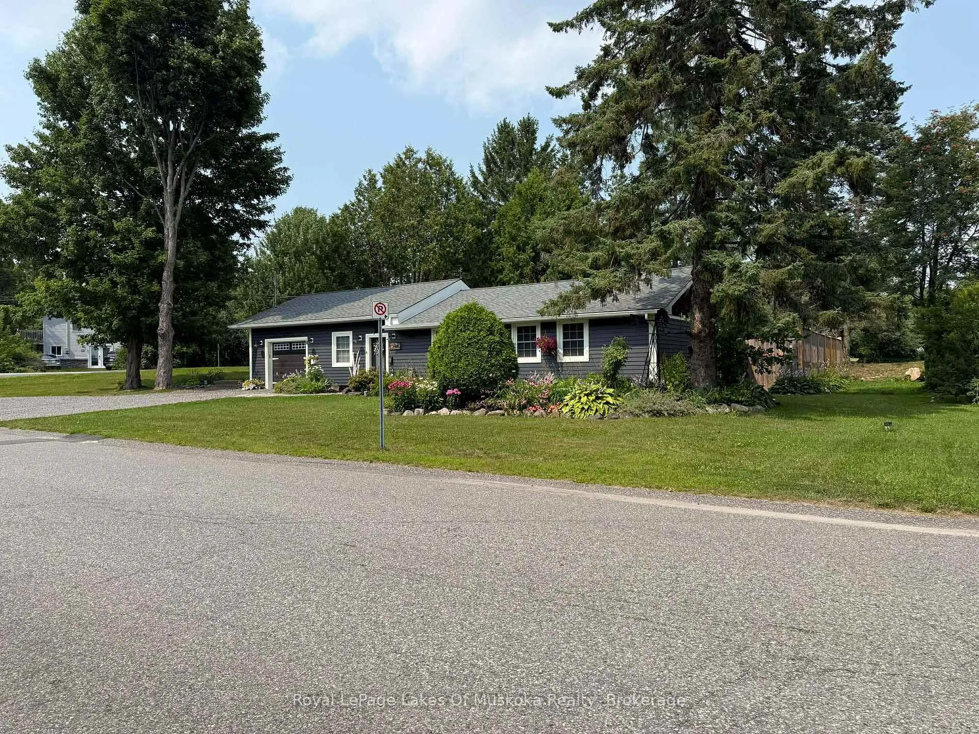 Photo 34 of 293 Hiram Street, Bracebridge, Macaulay — HOMEH
