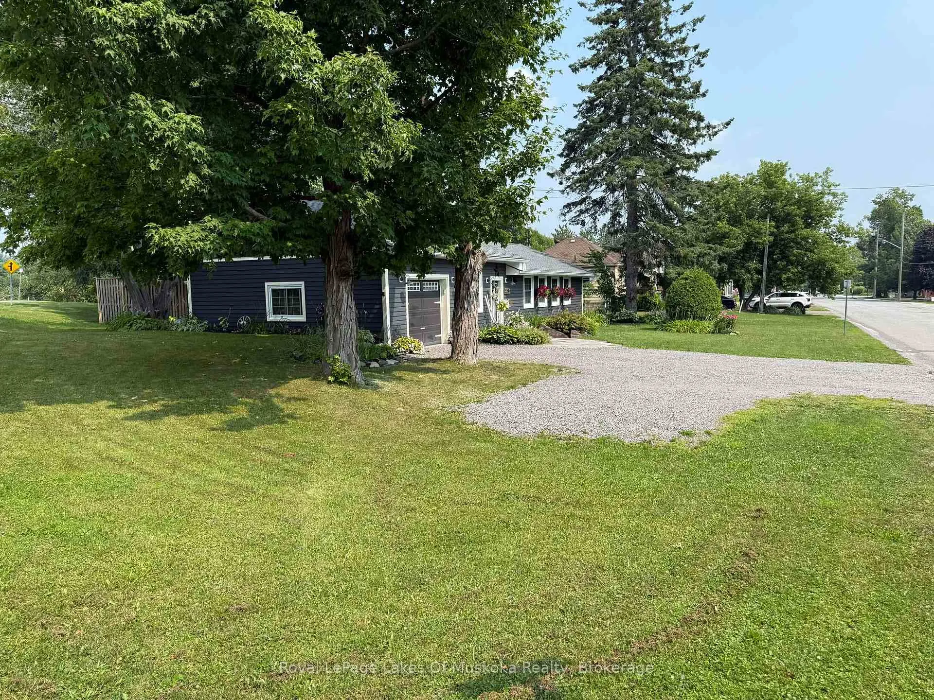 Photo 35 of 293 Hiram Street, Bracebridge, Macaulay — HOMEH