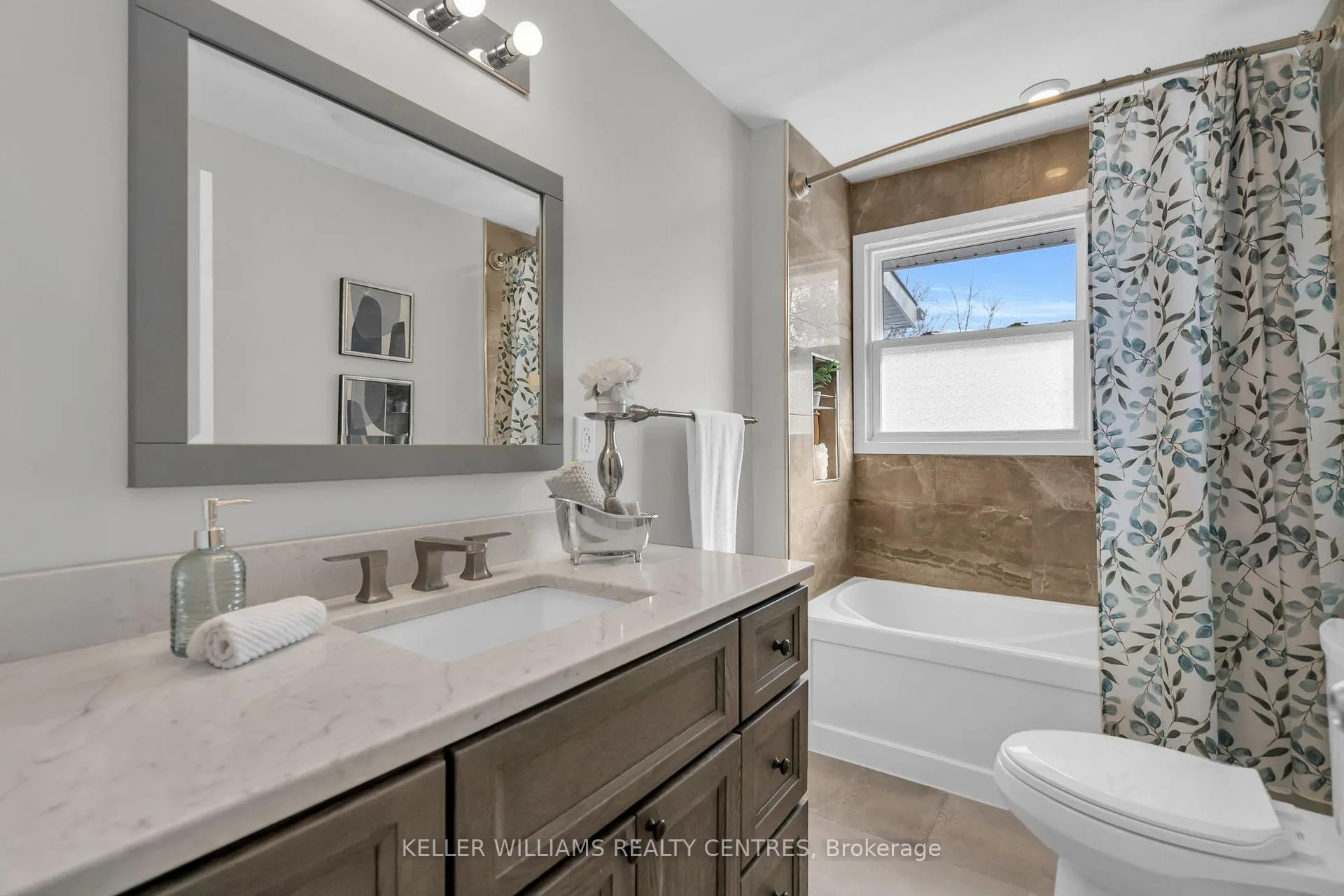 Photo 21 of 263 Boyers Road, Georgina, Historic Lakeshore Communities — HOMEH