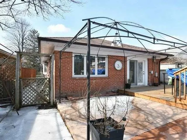 Photo 6 of 13 Crestview Avenue, Brampton, Brampton East — HOMEH