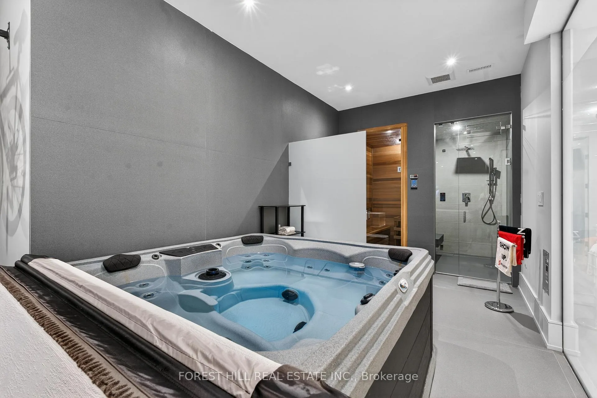 Photo 13 of 8 Elspeth Place, Markham, Grandview — HOMEH