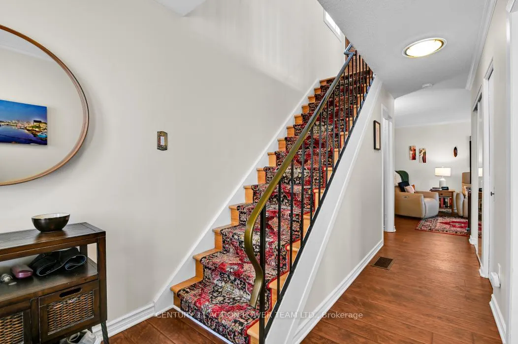 Photo 4 of Unit 95, 837 Eastvale Drive, Ottawa, Beaconwood — HOMEH
