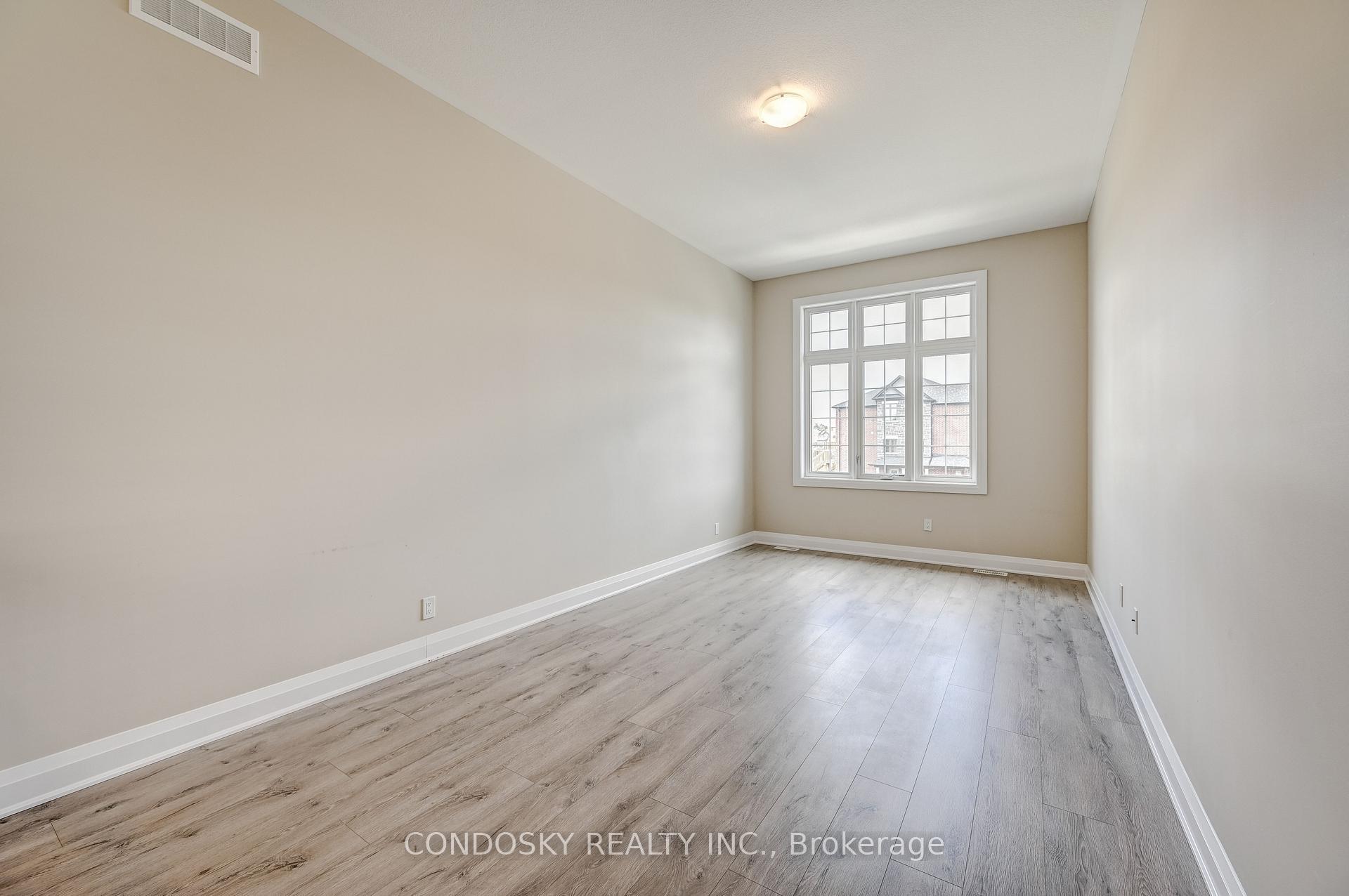 Photo 14 of 715 Thomas Slee Drive, Kitchener — HOMEH