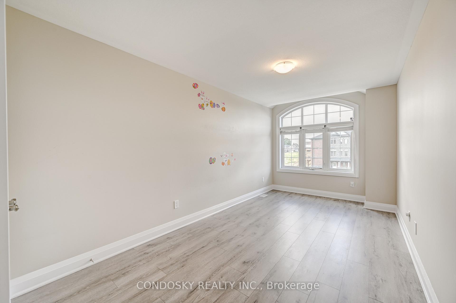 Photo 19 of 715 Thomas Slee Drive, Kitchener — HOMEH