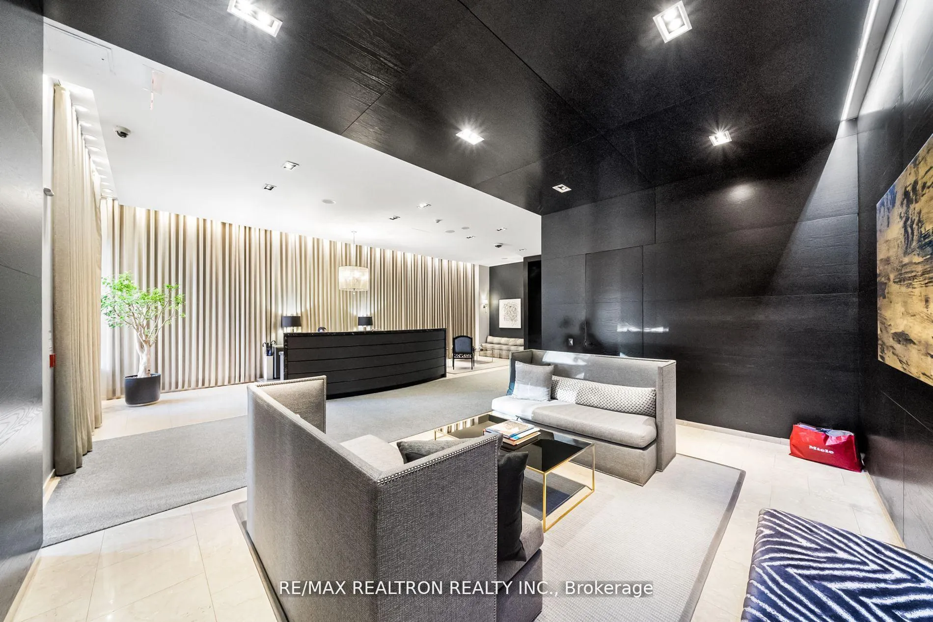 Photo 3 of Unit 301, 99 Avenue Road, Toronto, The Annex — HOMEH