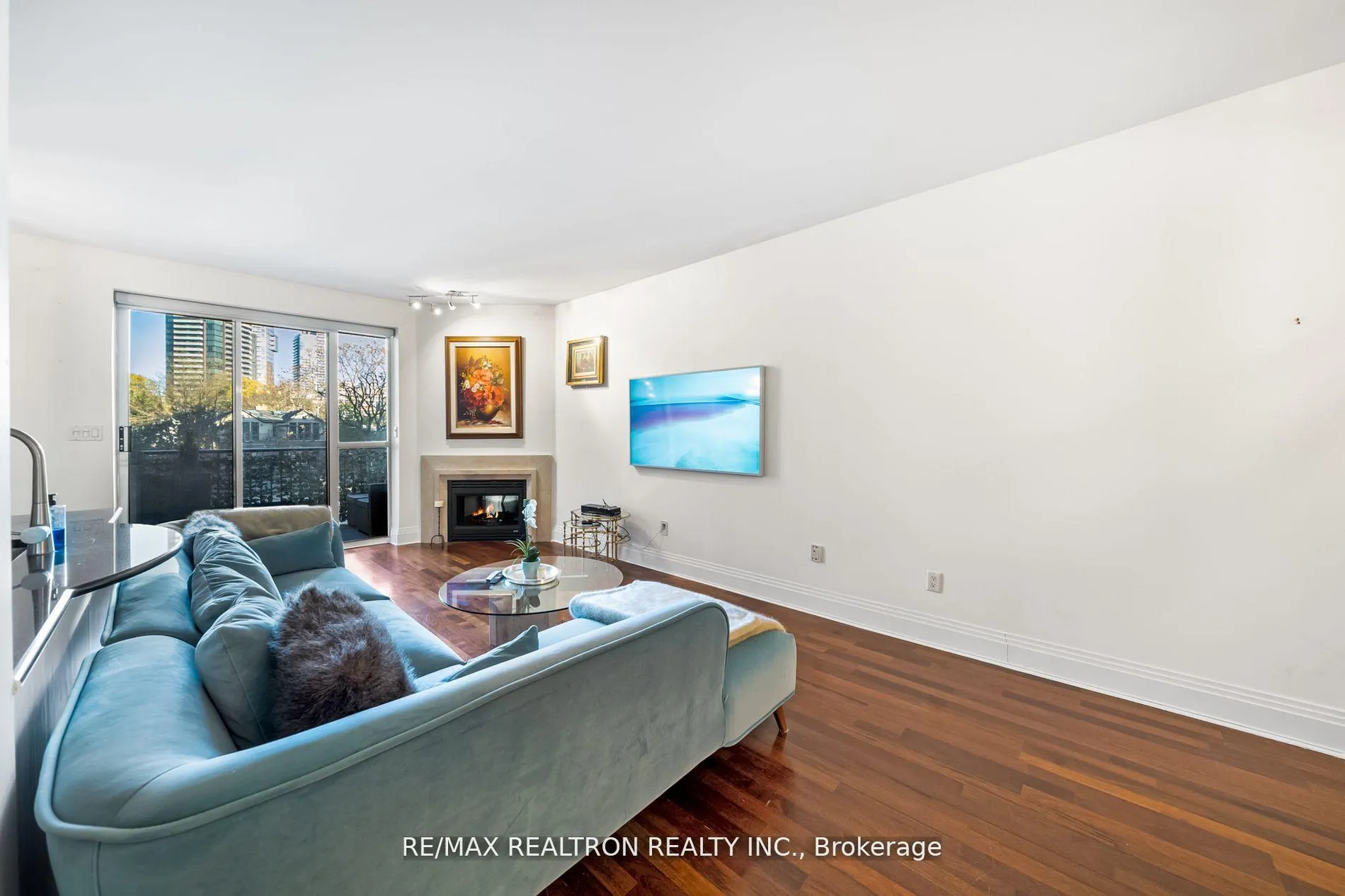 Photo 7 of Unit 301, 99 Avenue Road, Toronto, The Annex — HOMEH