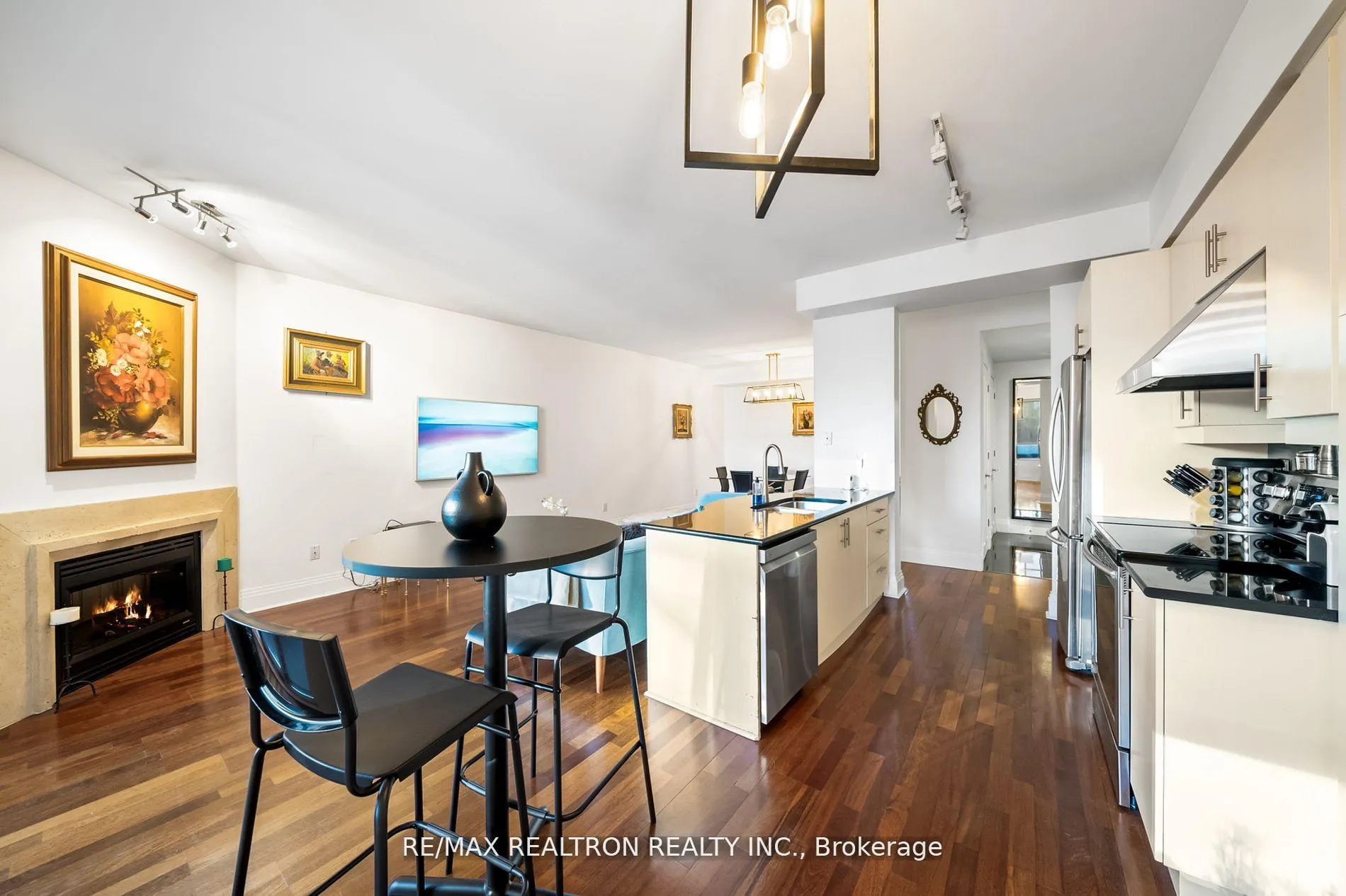Photo 15 of Unit 301, 99 Avenue Road, Toronto, The Annex — HOMEH