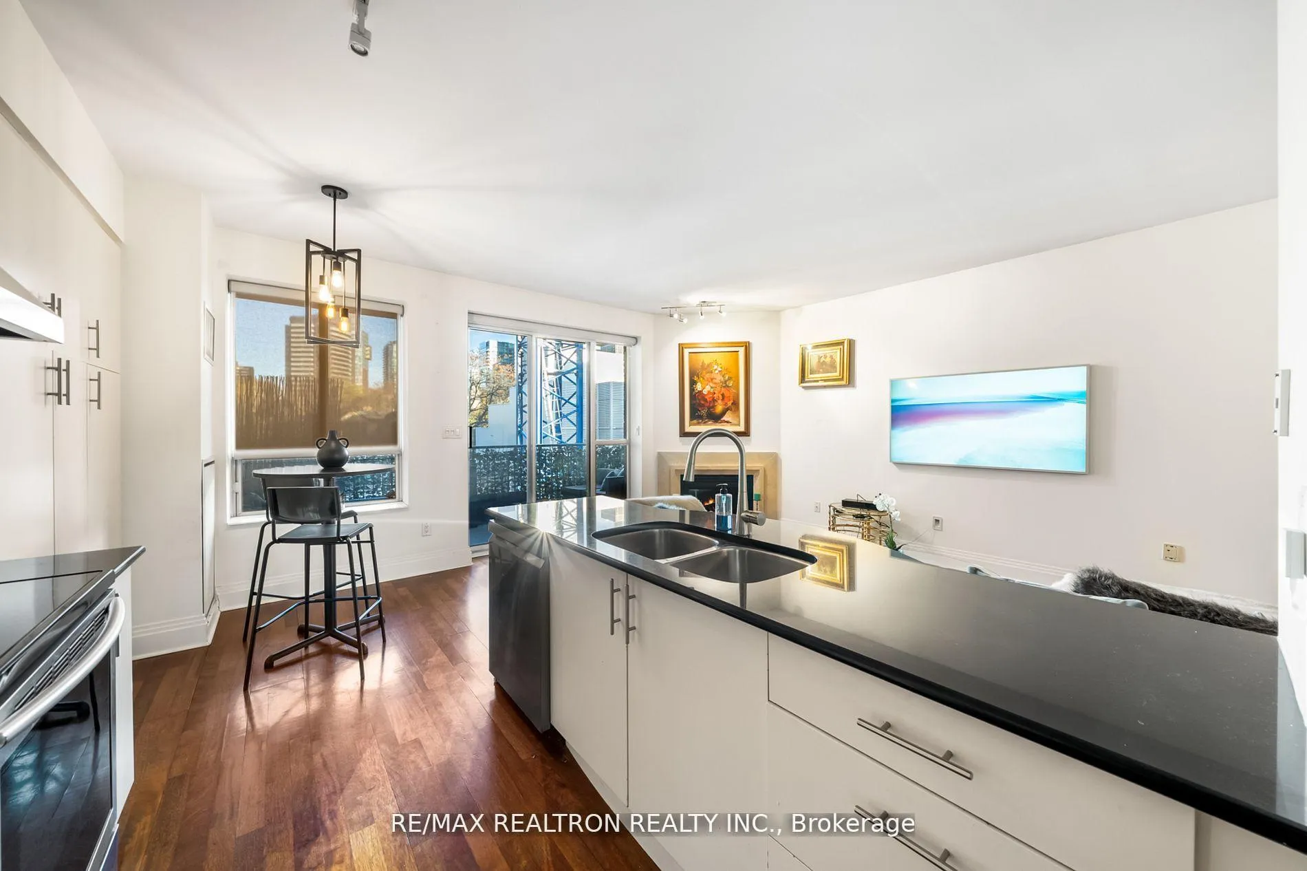 Photo 17 of Unit 301, 99 Avenue Road, Toronto, The Annex — HOMEH