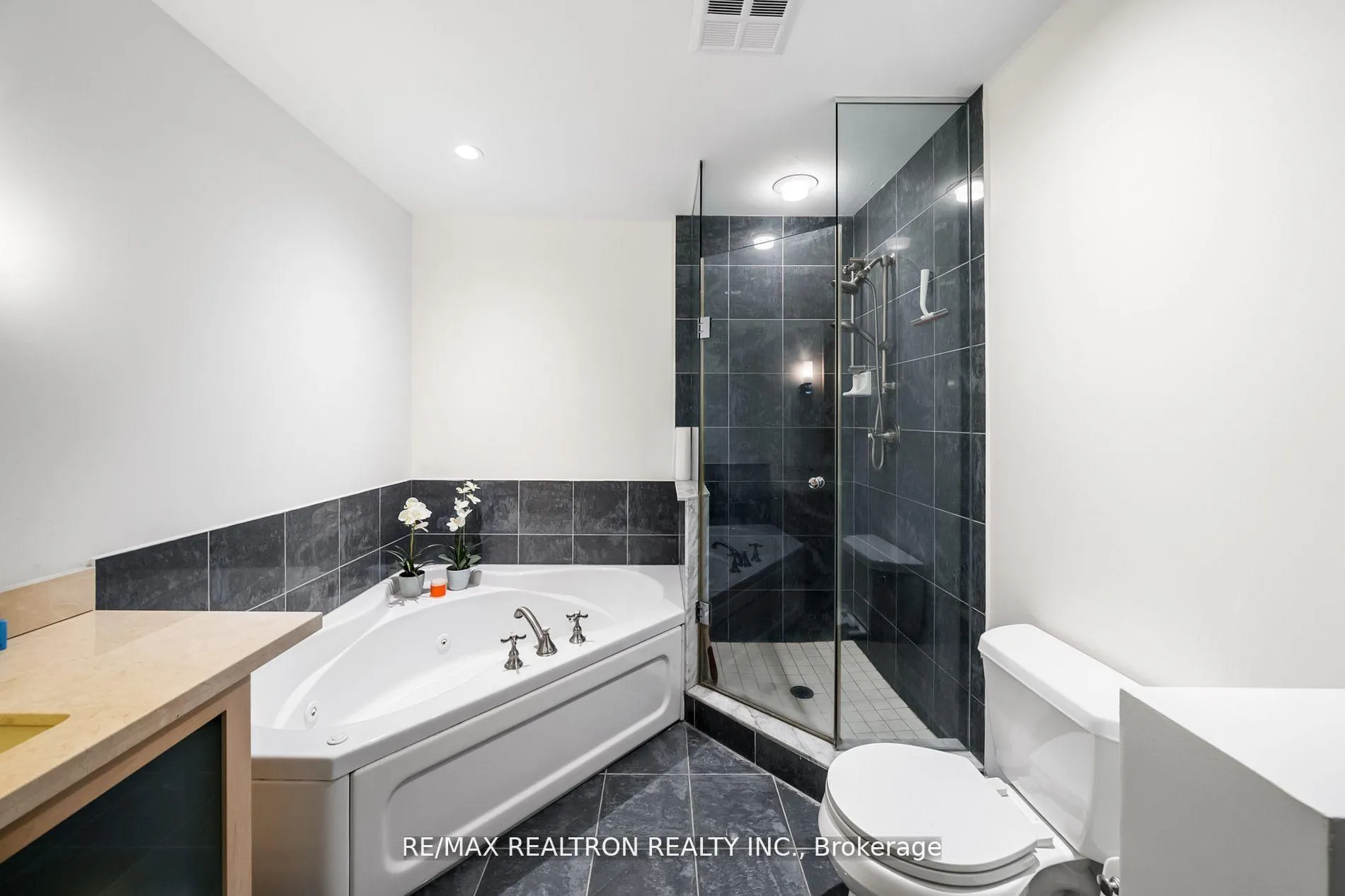 Photo 28 of Unit 301, 99 Avenue Road, Toronto, The Annex — HOMEH
