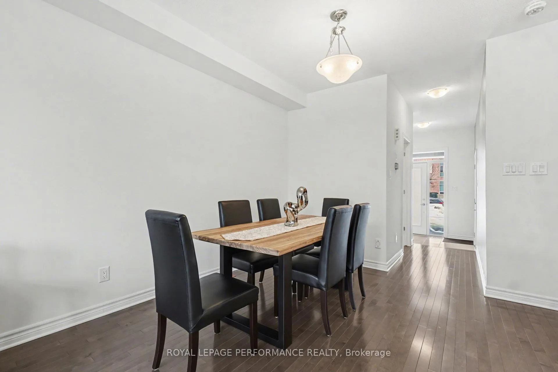 Photo 5 of 664 Des Aubepines Drive, Ottawa, Avalon West — HOMEH