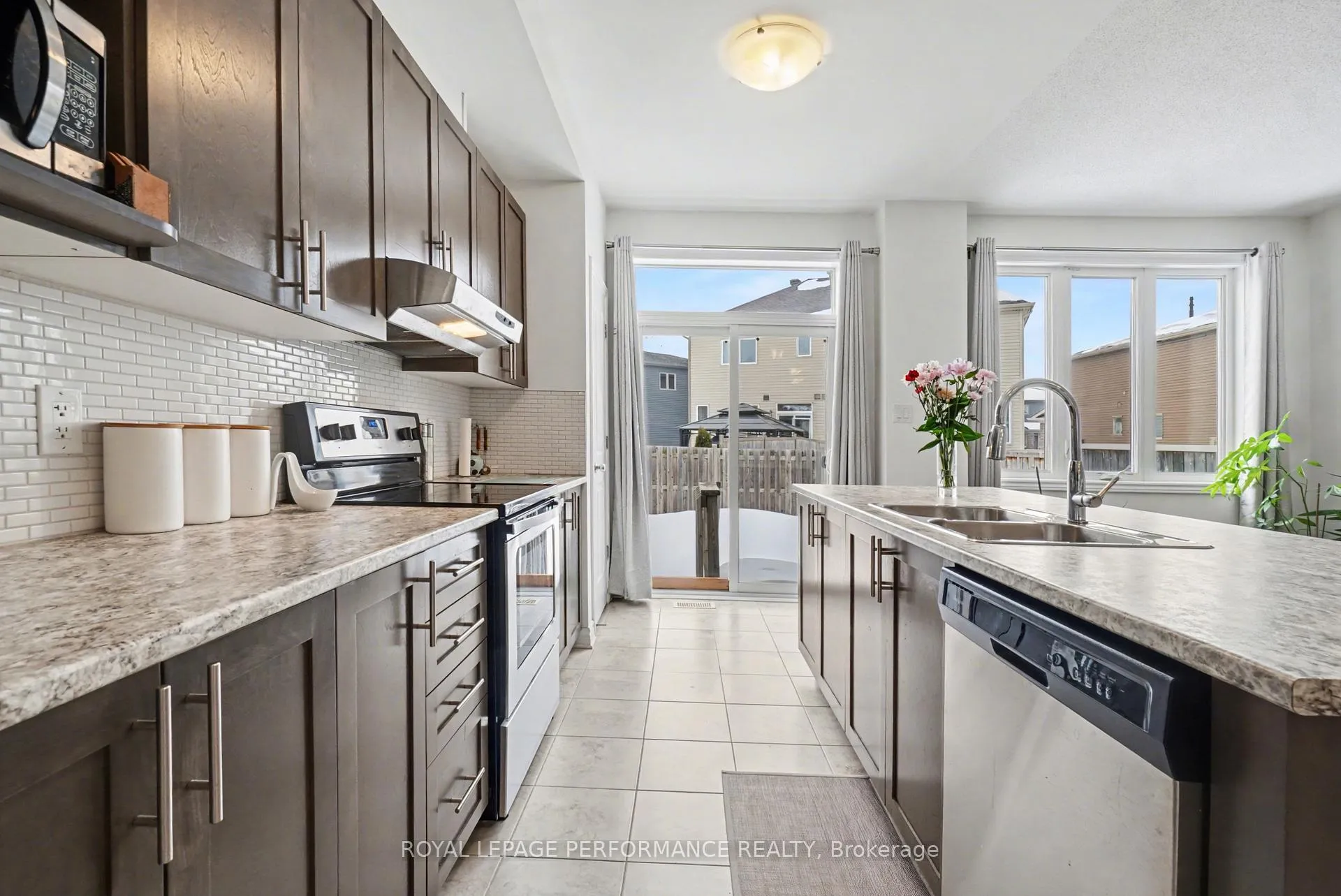 Photo 8 of 664 Des Aubepines Drive, Ottawa, Avalon West — HOMEH
