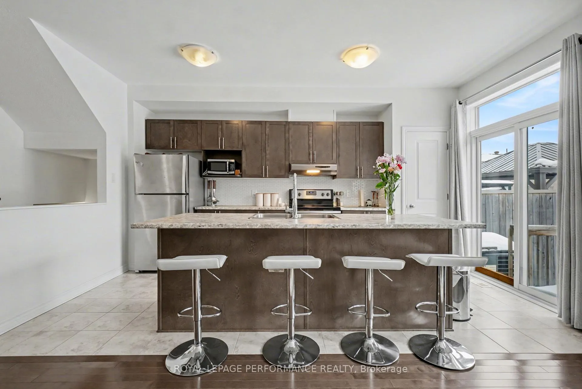 Photo 10 of 664 Des Aubepines Drive, Ottawa, Avalon West — HOMEH