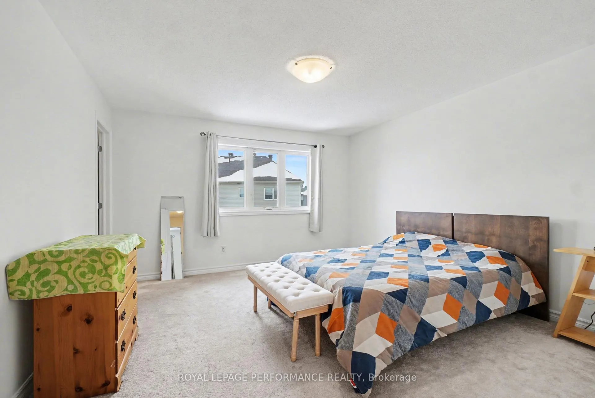 Photo 13 of 664 Des Aubepines Drive, Ottawa, Avalon West — HOMEH