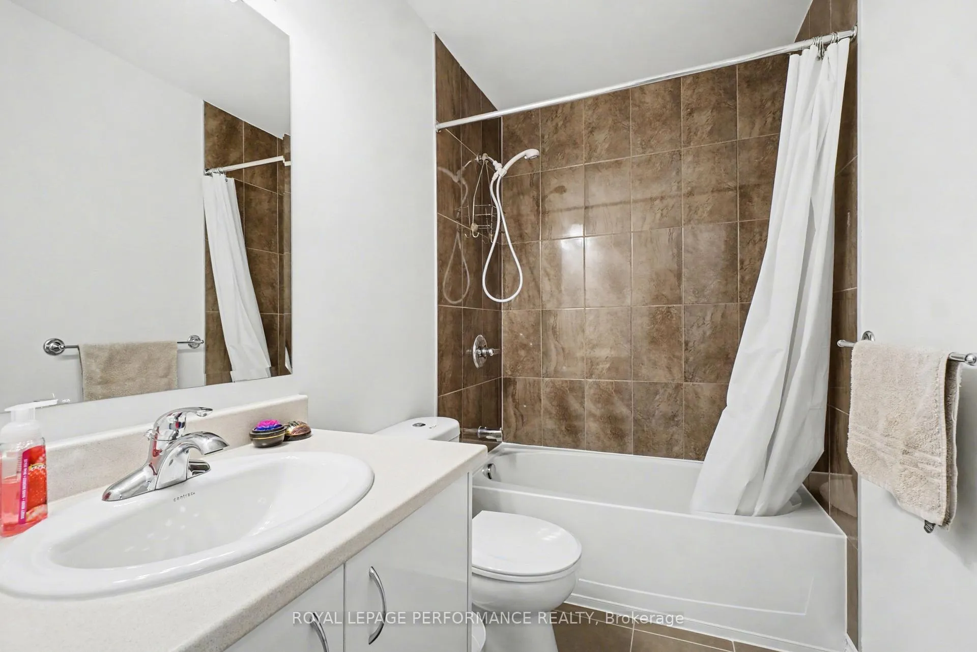 Photo 19 of 664 Des Aubepines Drive, Ottawa, Avalon West — HOMEH