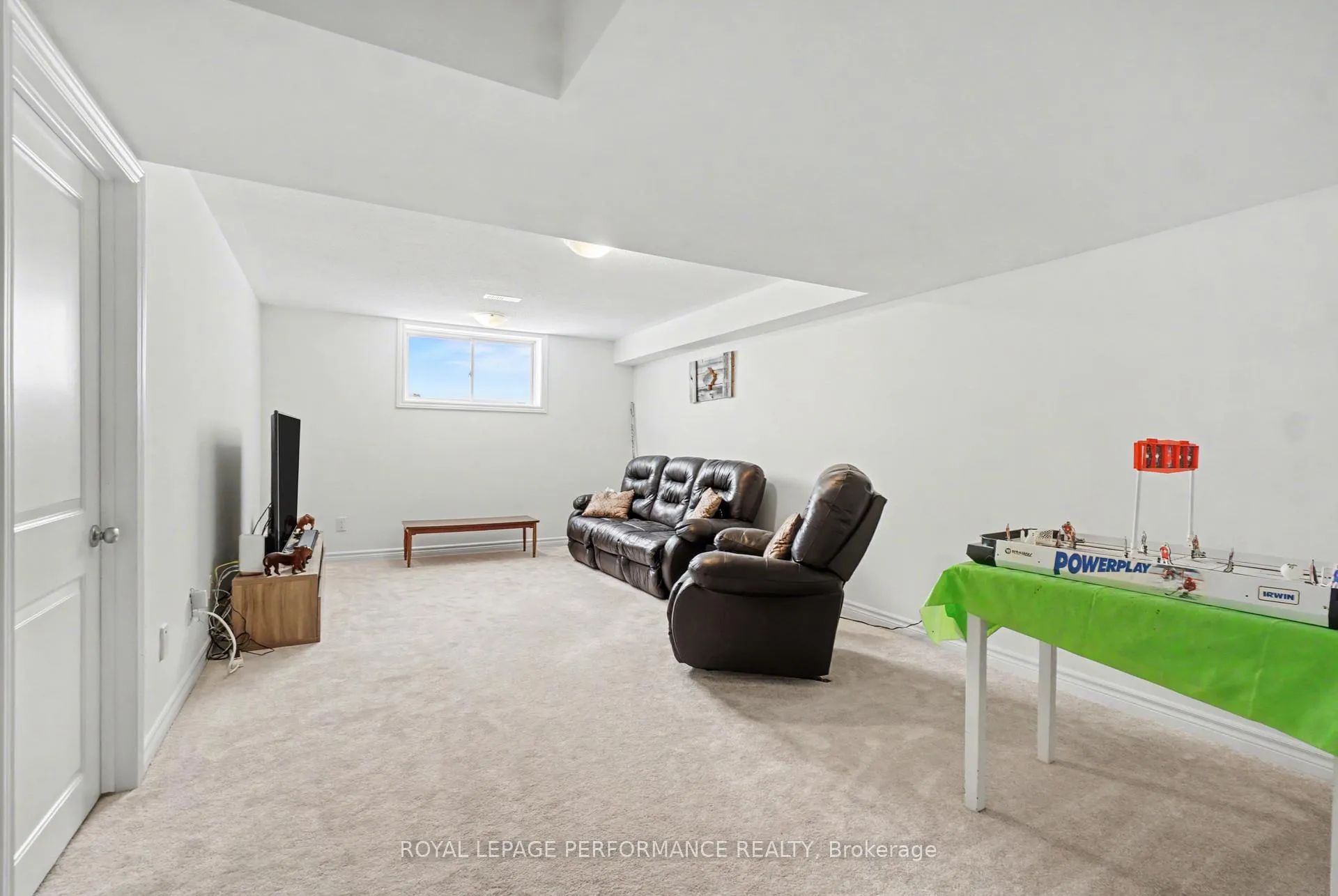 Photo 21 of 664 Des Aubepines Drive, Ottawa, Avalon West — HOMEH