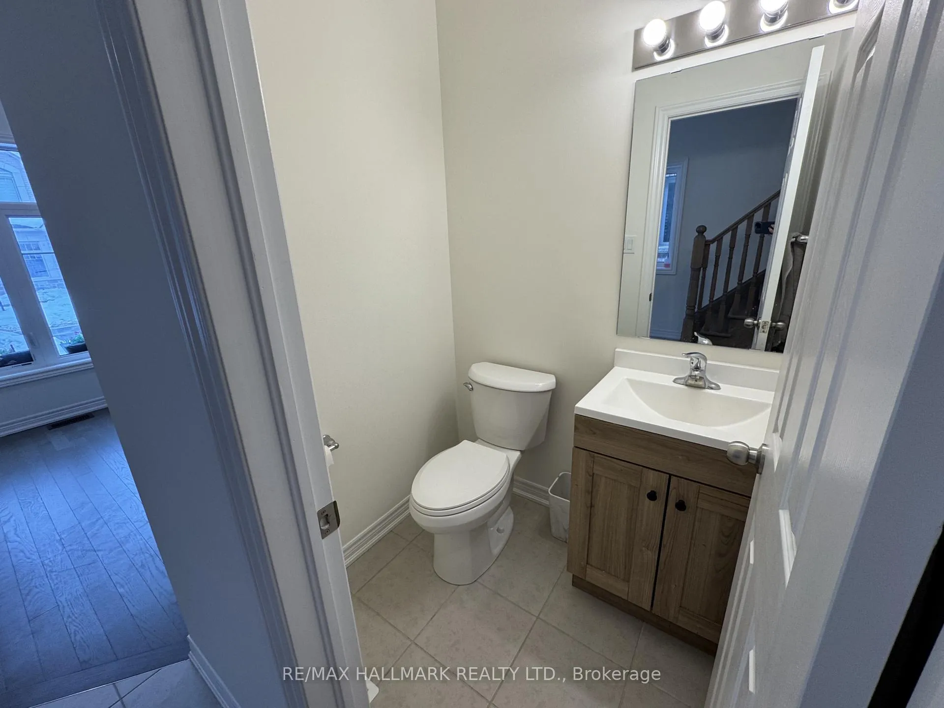 Photo 11 of 3945 Leonardo Street, Burlington, Alton — HOMEH