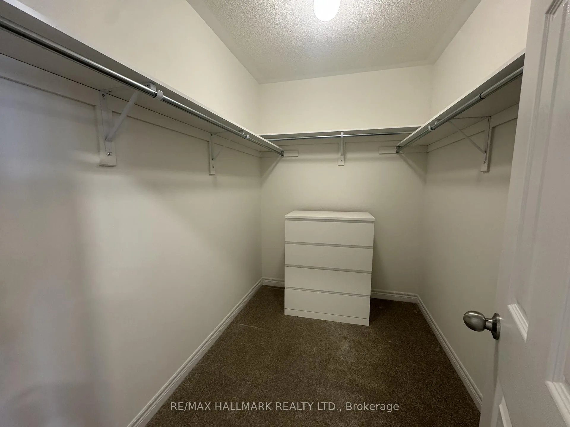 Photo 19 of 3945 Leonardo Street, Burlington, Alton — HOMEH