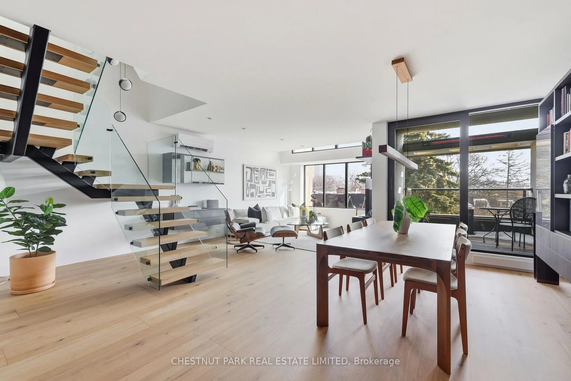 Photo 5 of Unit 327, 40 Oaklands Avenue, Toronto, Yonge-St. Clair — HOMEH