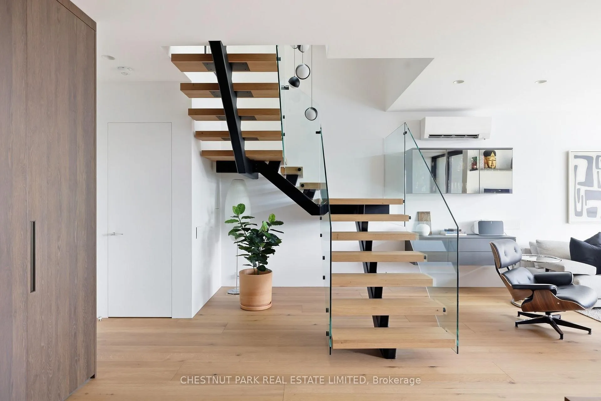 Photo 7 of Unit 327, 40 Oaklands Avenue, Toronto, Yonge-St. Clair — HOMEH