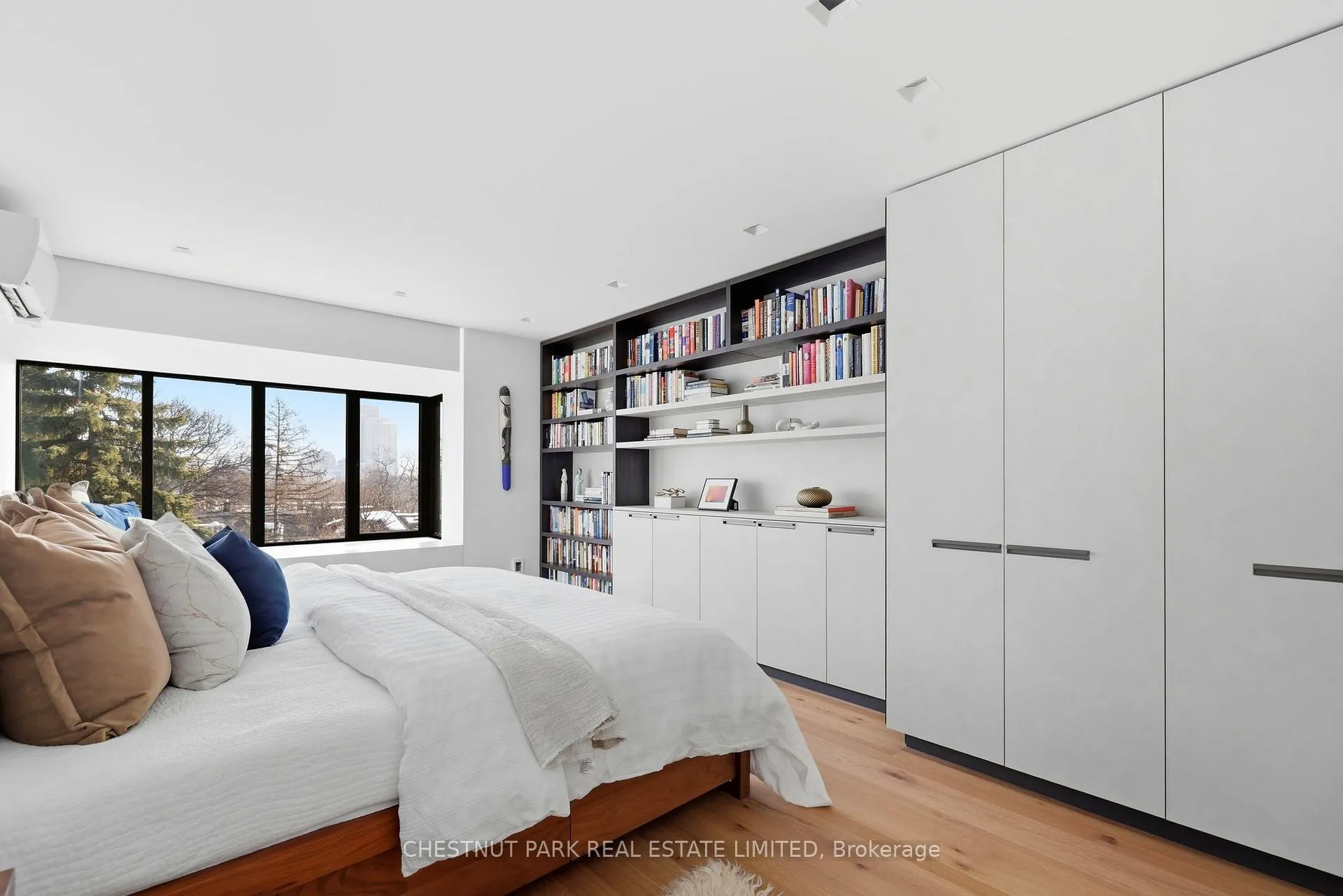 Photo 20 of Unit 327, 40 Oaklands Avenue, Toronto, Yonge-St. Clair — HOMEH