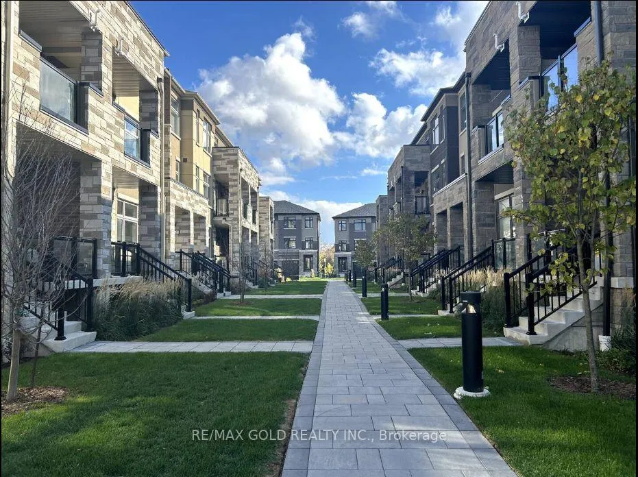 Front of Unit 36, 35 Fieldridge Crescent