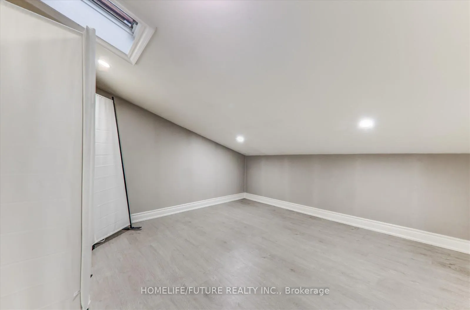 Photo 30 of 585 Wilson Road N, Oshawa, Eastdale — HOMEH