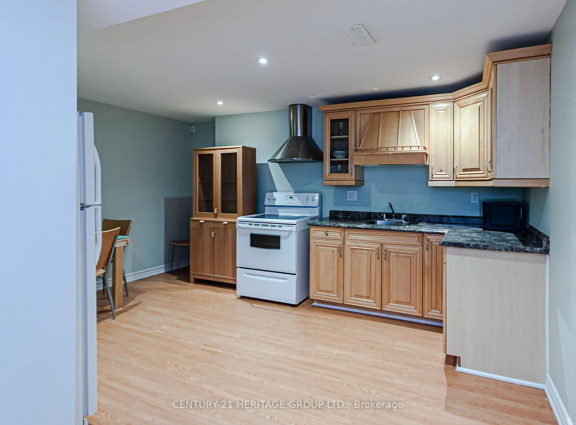 Photo 4 of 84 Maple Valley Road, Vaughan, Maple — HOMEH