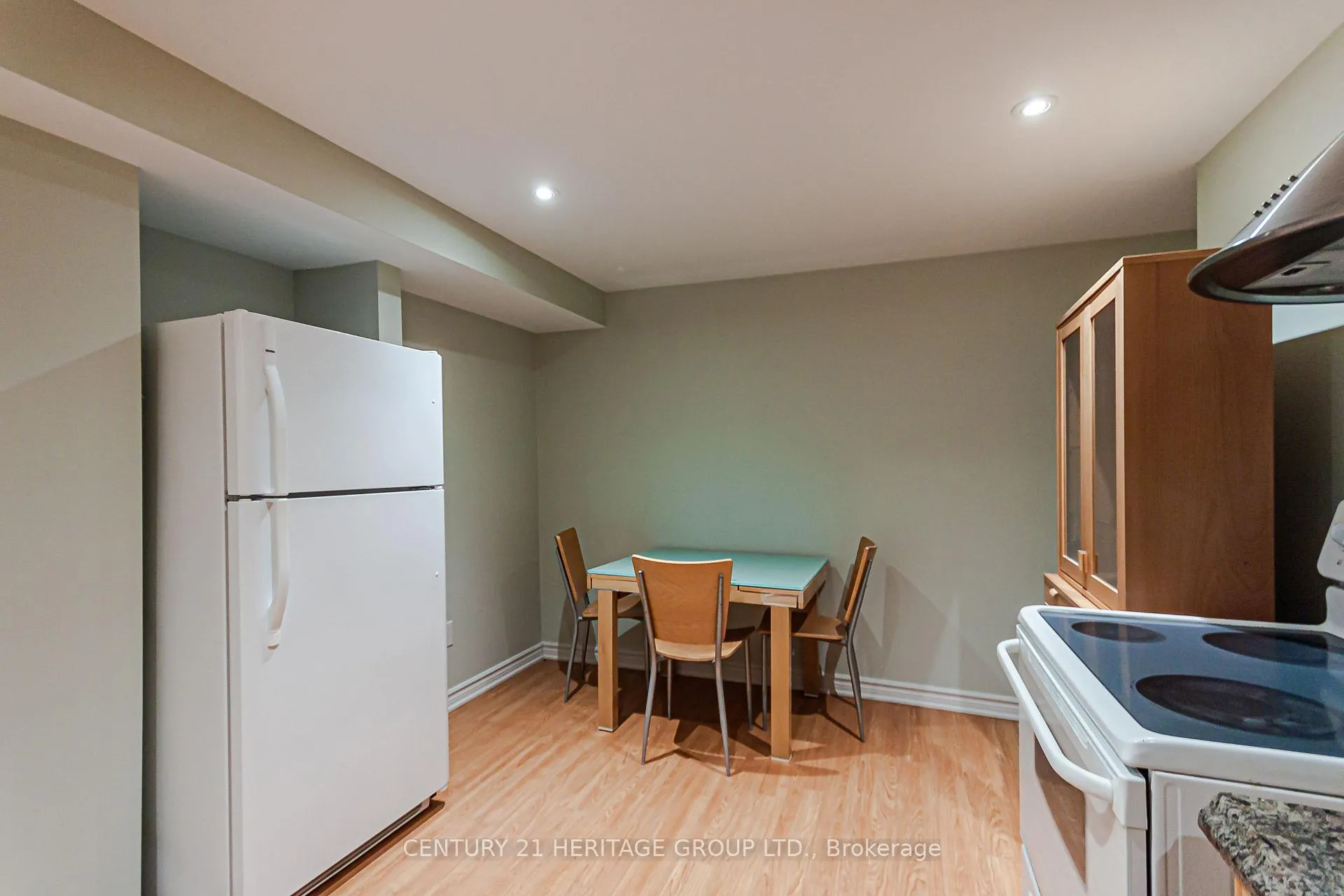 Photo 5 of 84 Maple Valley Road, Vaughan, Maple — HOMEH