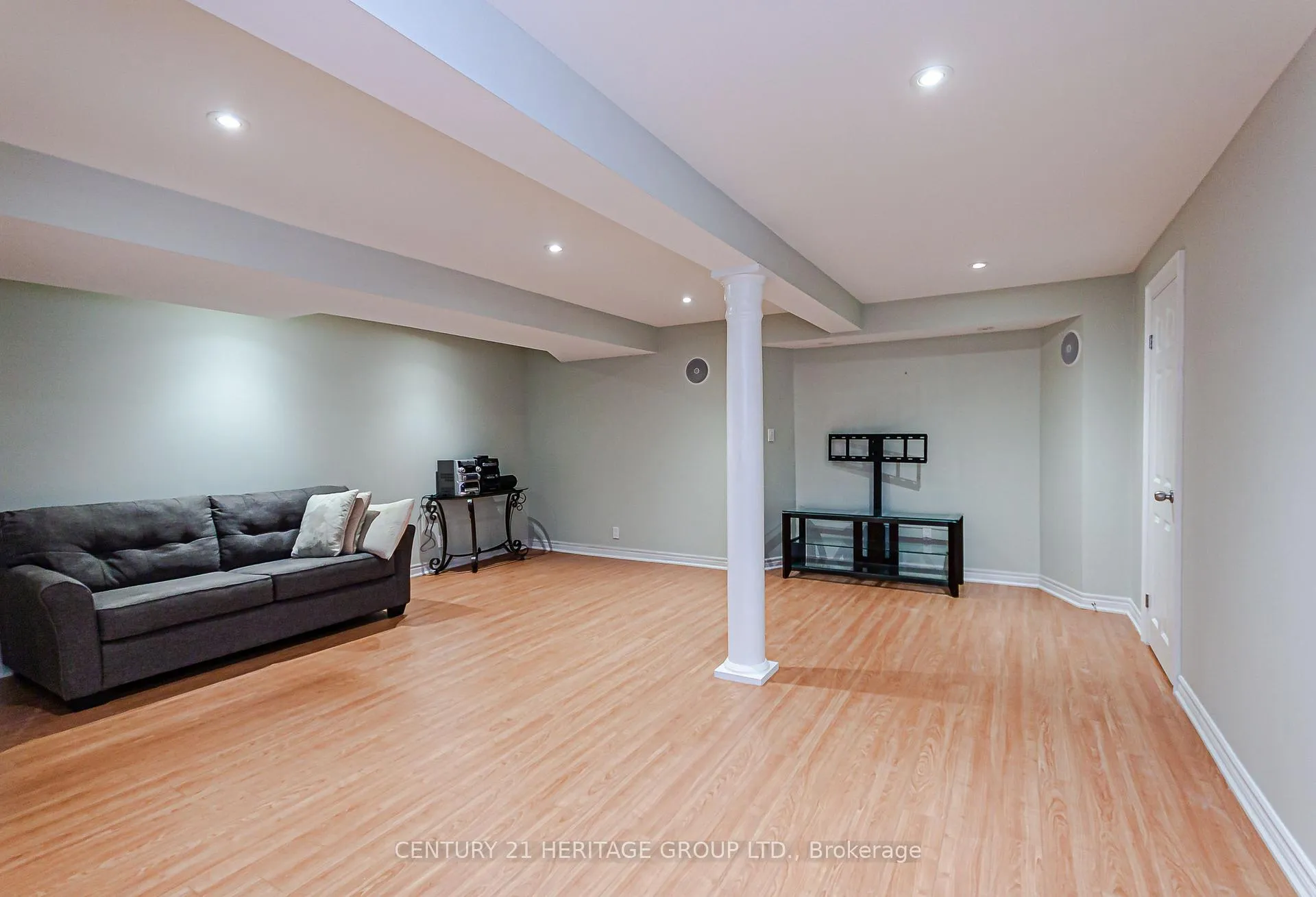 Photo 7 of 84 Maple Valley Road, Vaughan, Maple — HOMEH