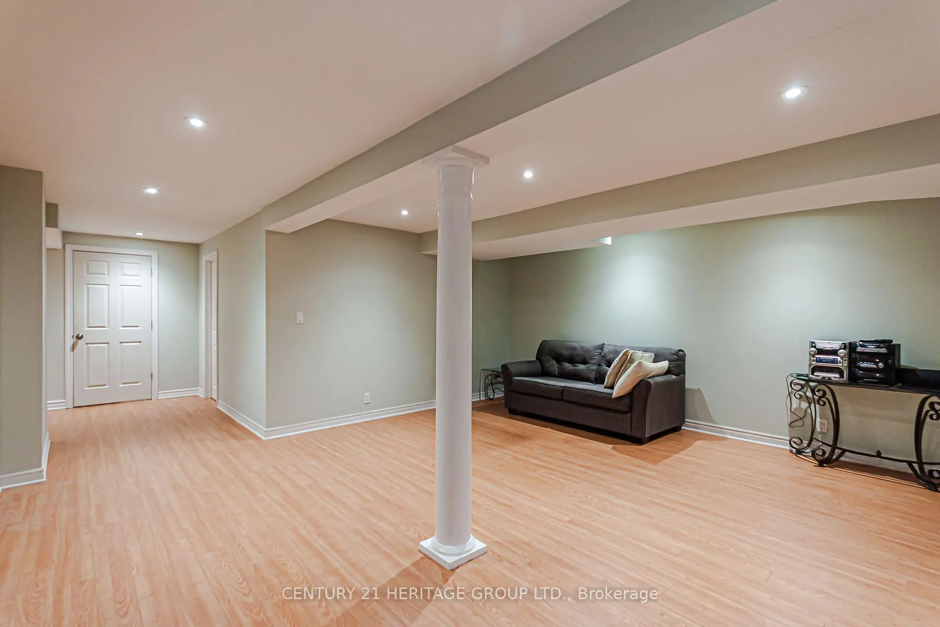 Photo 8 of 84 Maple Valley Road, Vaughan, Maple — HOMEH