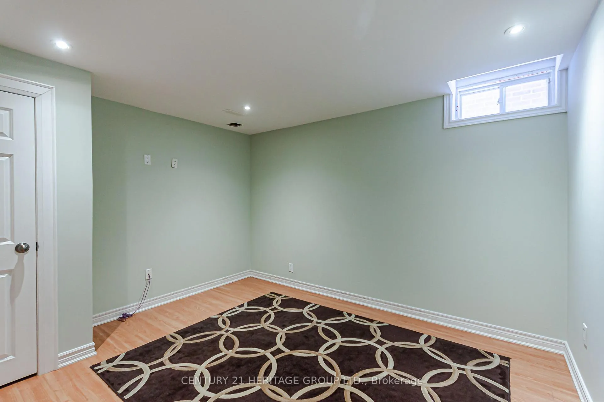 Photo 10 of 84 Maple Valley Road, Vaughan, Maple — HOMEH