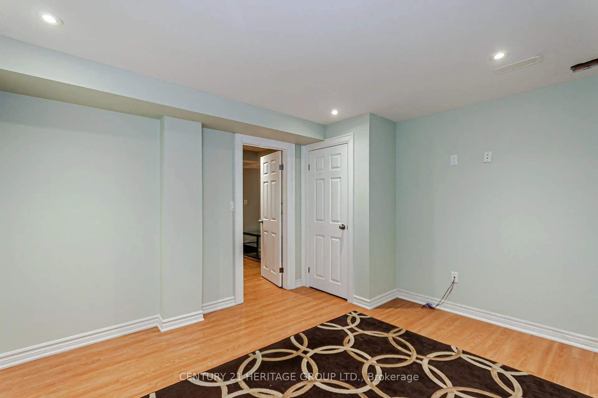Photo 11 of 84 Maple Valley Road, Vaughan, Maple — HOMEH