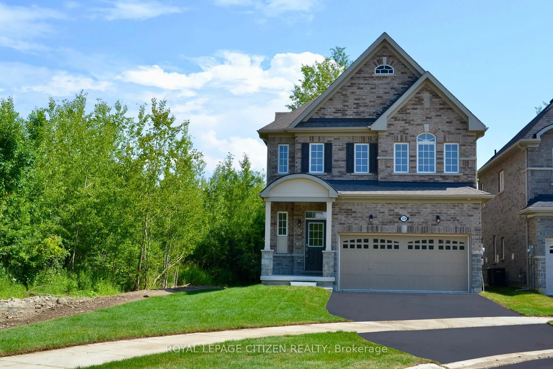 Front of 129 Cliff Thompson Crescent