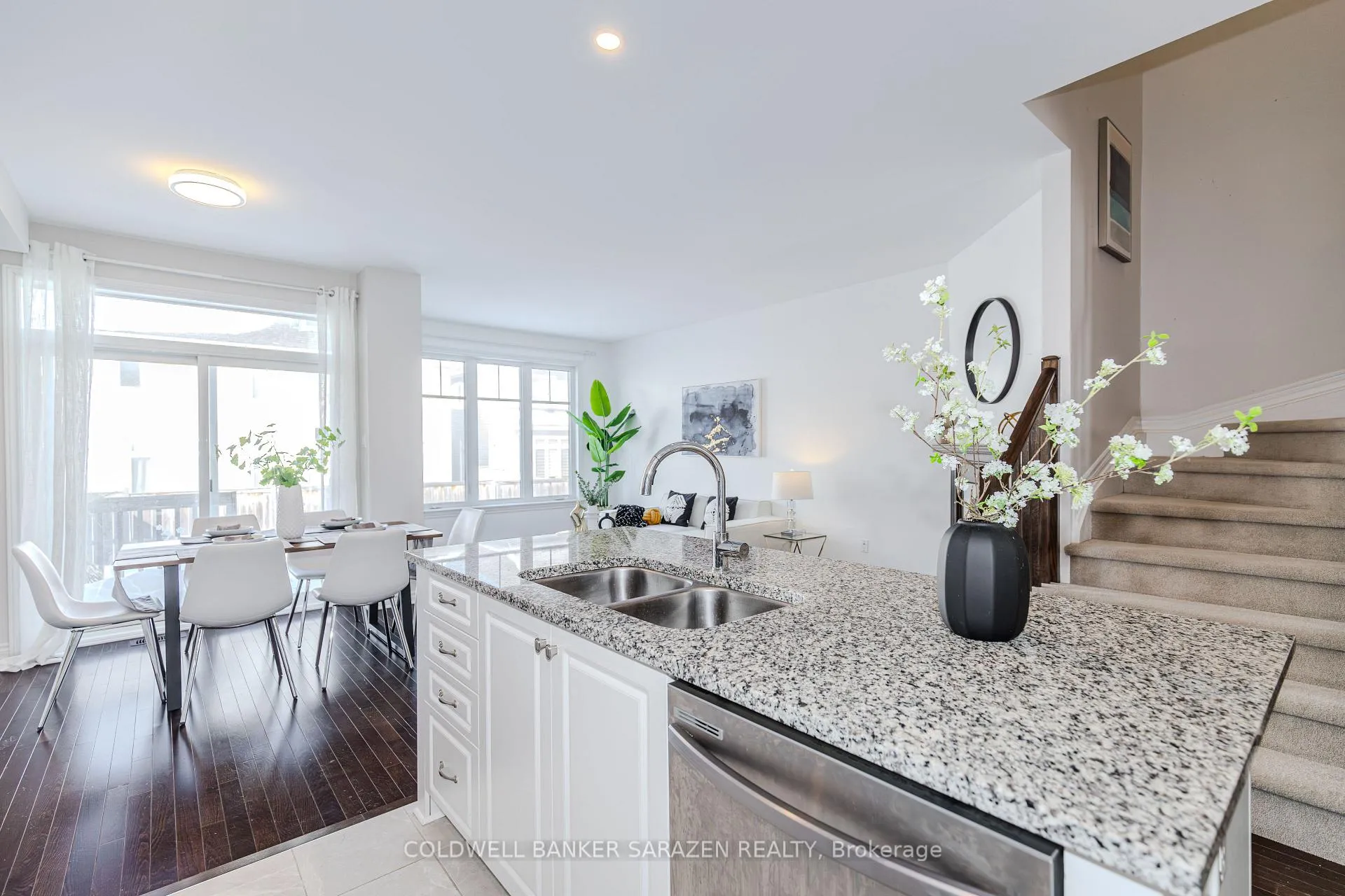 Photo 4 of 547 Jackdaw Avenue, Ottawa, Barrhaven - Half Moon Bay — HOMEH