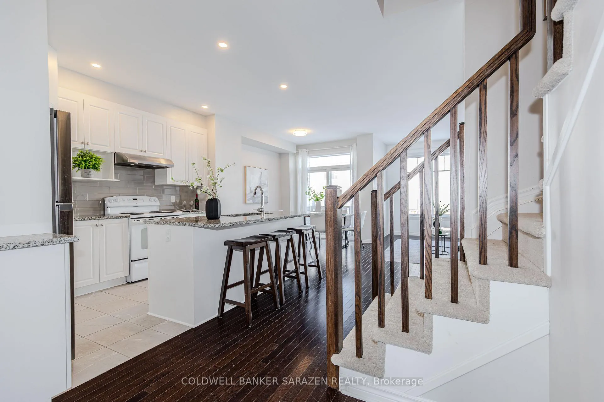 Photo 9 of 547 Jackdaw Avenue, Ottawa, Barrhaven - Half Moon Bay — HOMEH