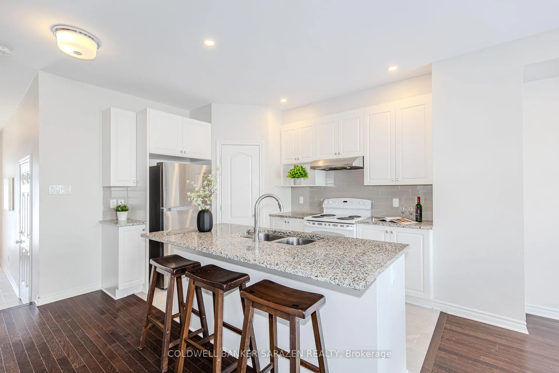 Photo 11 of 547 Jackdaw Avenue, Ottawa, Barrhaven - Half Moon Bay — HOMEH