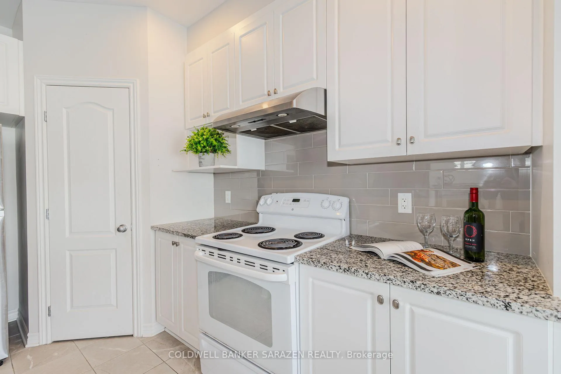 Photo 13 of 547 Jackdaw Avenue, Ottawa, Barrhaven - Half Moon Bay — HOMEH