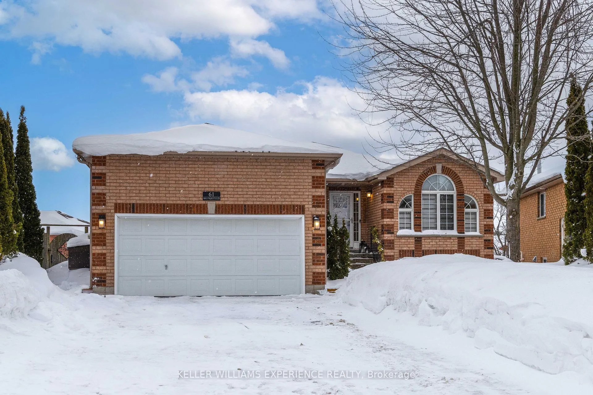 Photo 2 of 61 Silver Maple Crescent, Barrie, Holly — HOMEH