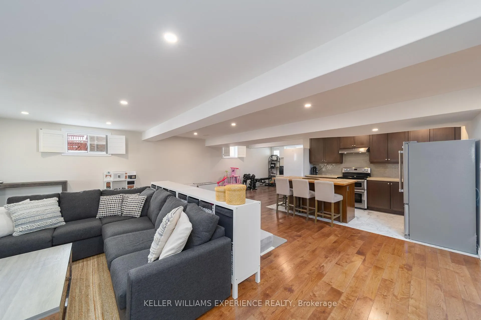 Photo 26 of 61 Silver Maple Crescent, Barrie, Holly — HOMEH