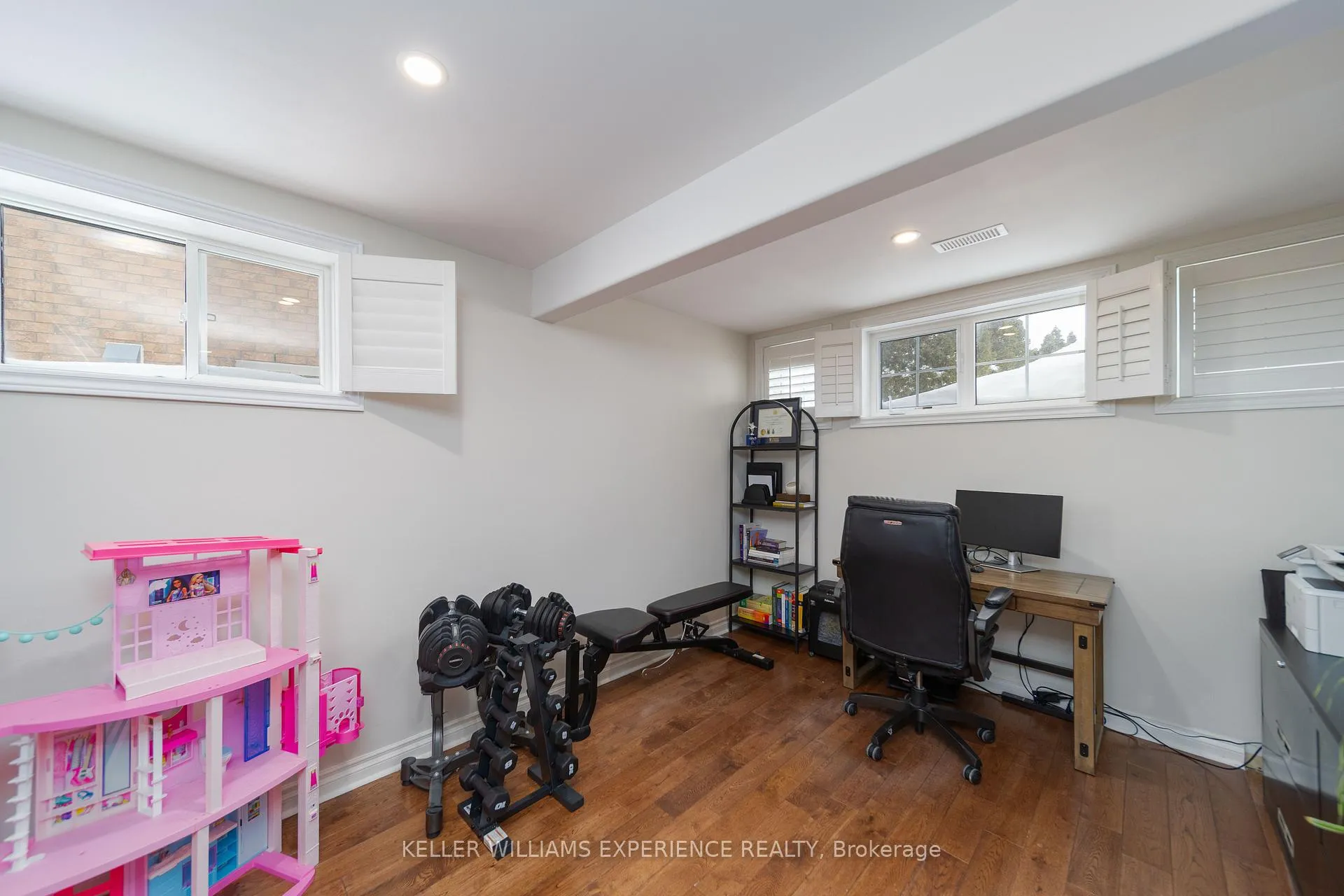 Photo 28 of 61 Silver Maple Crescent, Barrie, Holly — HOMEH
