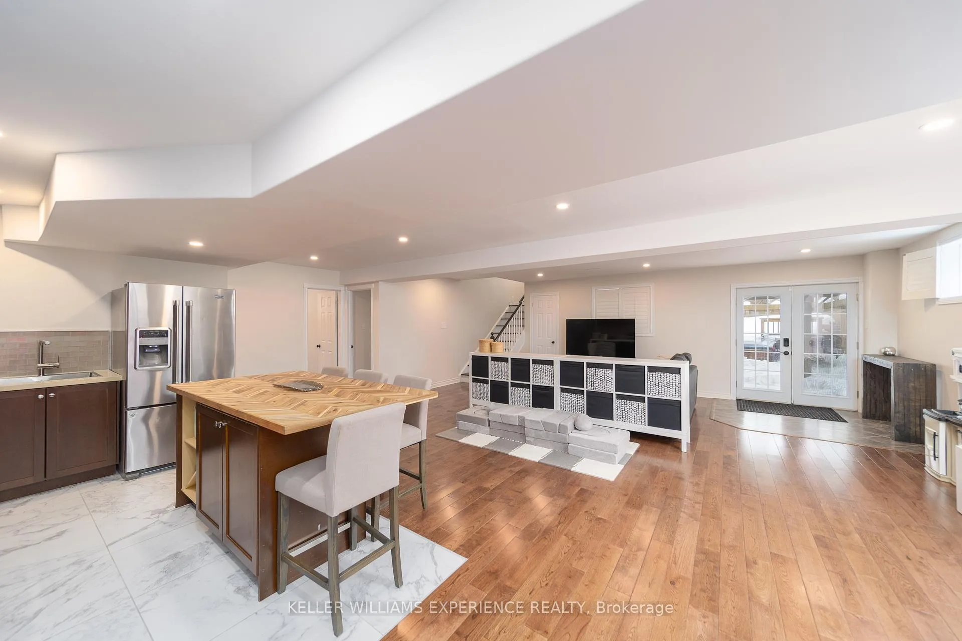 Photo 29 of 61 Silver Maple Crescent, Barrie, Holly — HOMEH