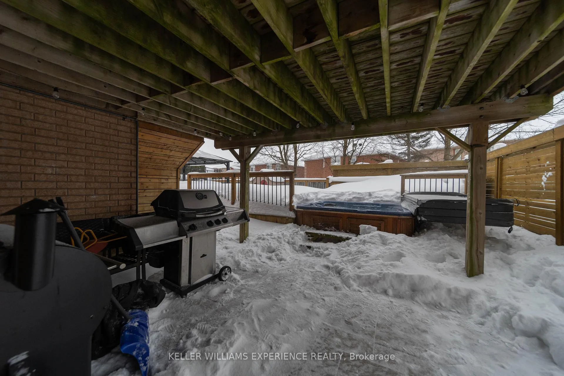 Photo 33 of 61 Silver Maple Crescent, Barrie, Holly — HOMEH