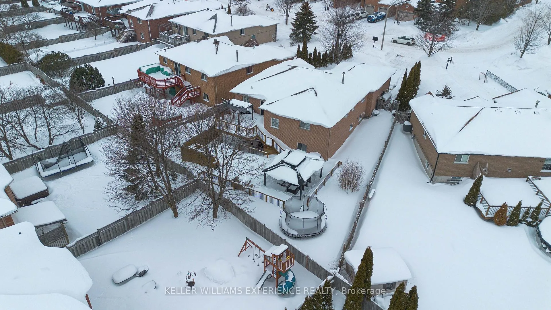 Photo 35 of 61 Silver Maple Crescent, Barrie, Holly — HOMEH