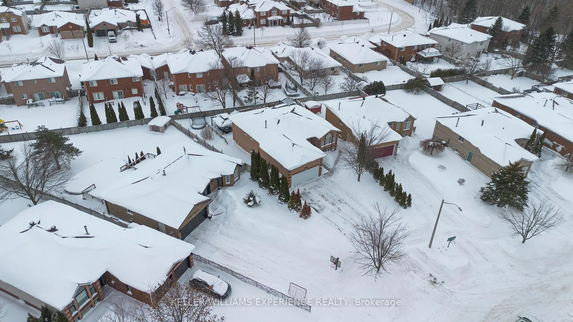 Photo 38 of 61 Silver Maple Crescent, Barrie, Holly — HOMEH