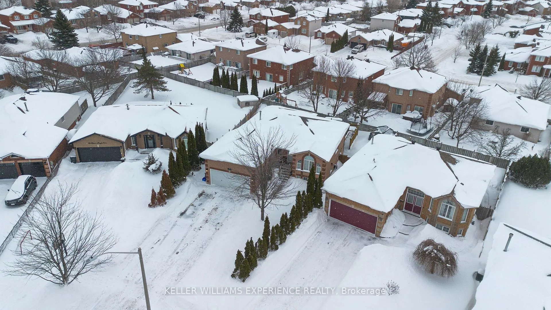 Photo 39 of 61 Silver Maple Crescent, Barrie, Holly — HOMEH