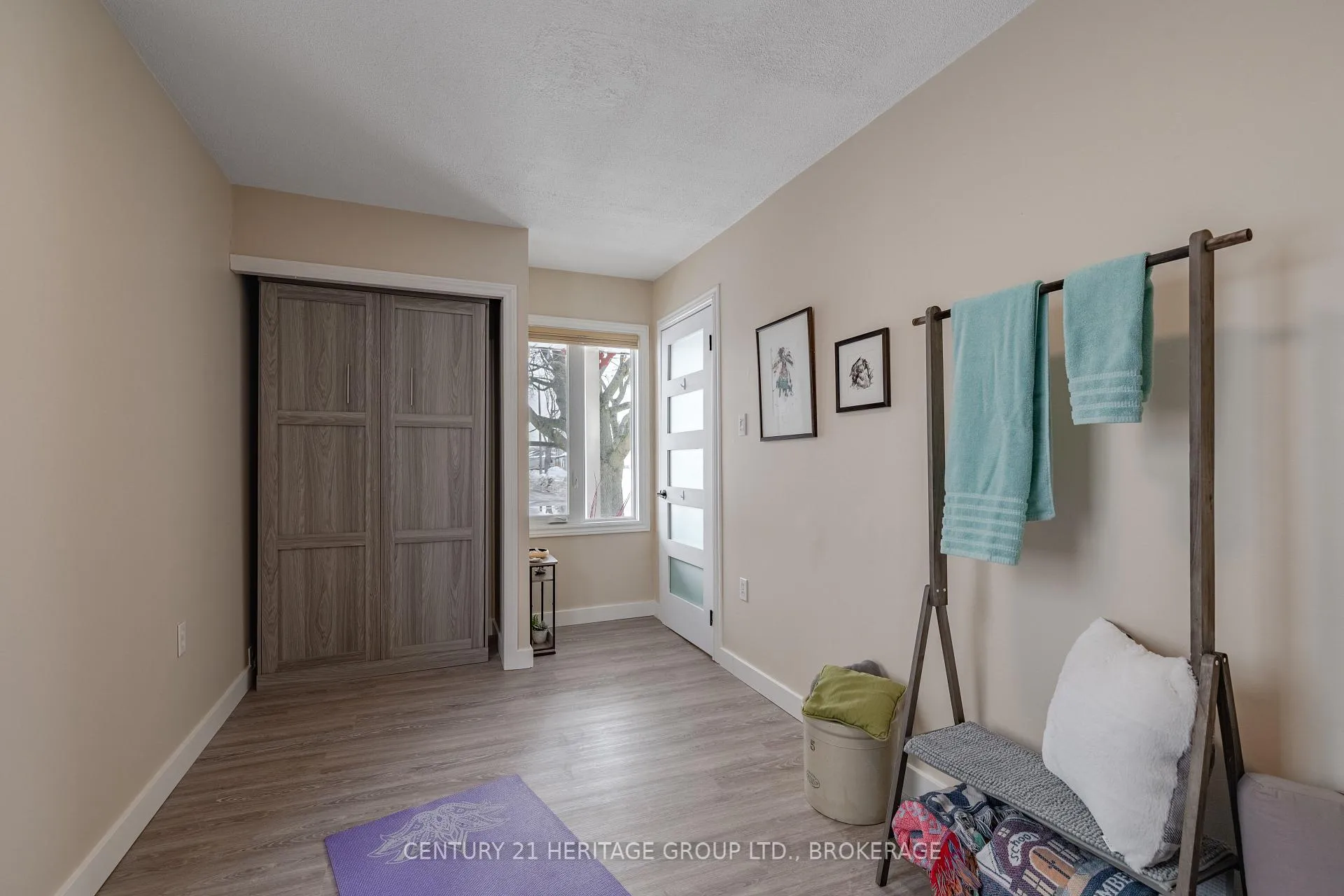 Photo 9 of 19 Fifth Avenue, Kingston, East of Sir John A. Blvd — HOMEH