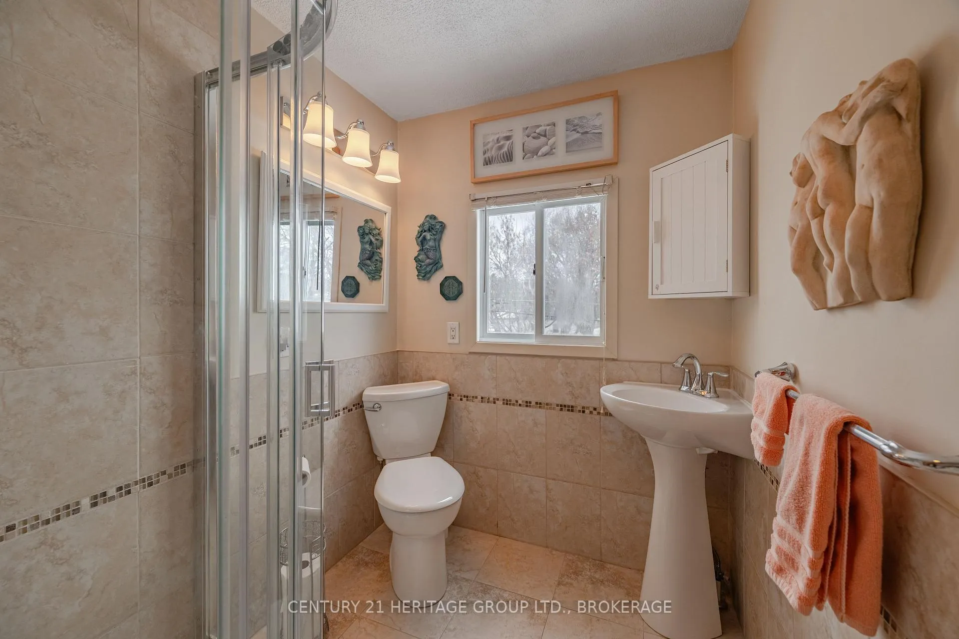 Photo 18 of 19 Fifth Avenue, Kingston, East of Sir John A. Blvd — HOMEH