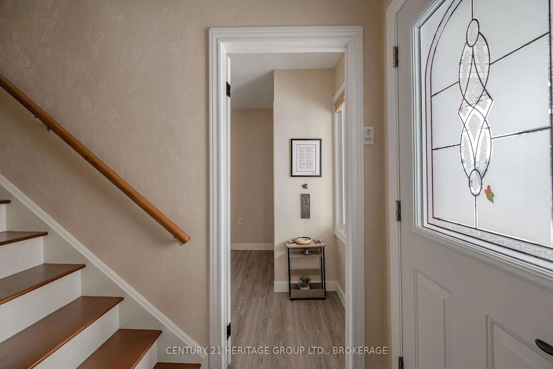 Photo 21 of 19 Fifth Avenue, Kingston, East of Sir John A. Blvd — HOMEH